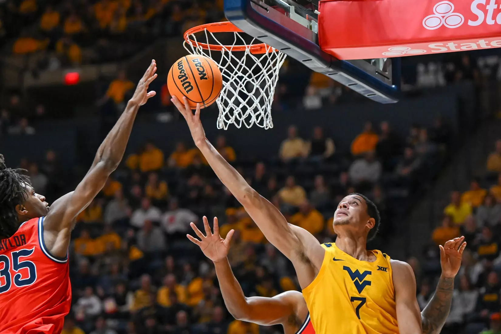 Jesse Edwards goes reverse.