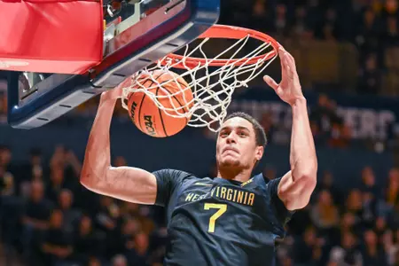 Jesse Edwards slams.