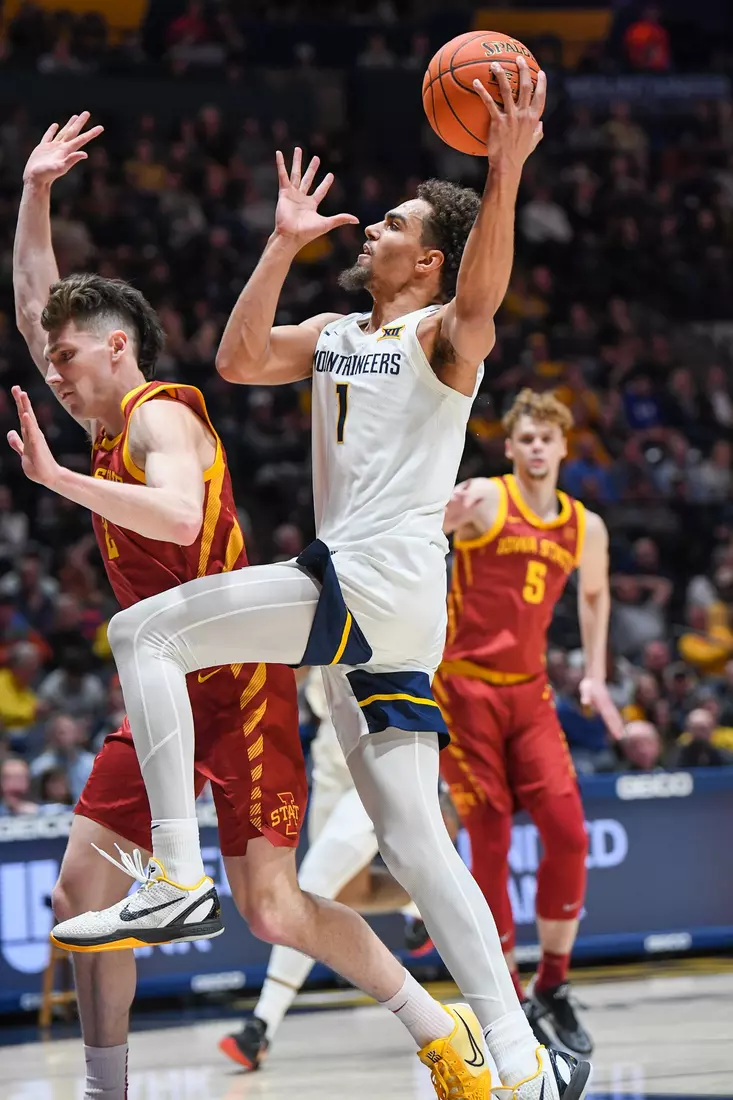 Emmitt Matthew Jr. drives.