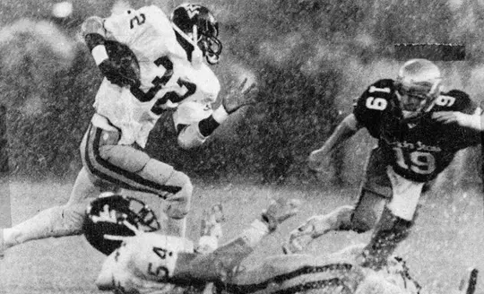 1982 Gator Bowl action - Tom Gray