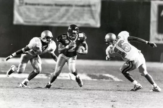 1997 Carquest Bowl action - Jerry Porter