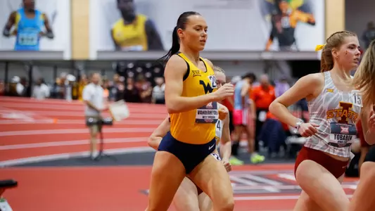Vanderheyden running at 2023 Indoor Big 12 Championship