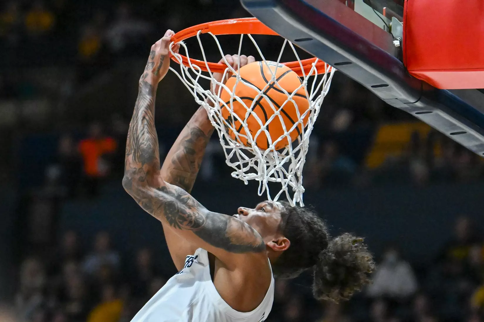 RaeQuan Battle on the reverse dunk.