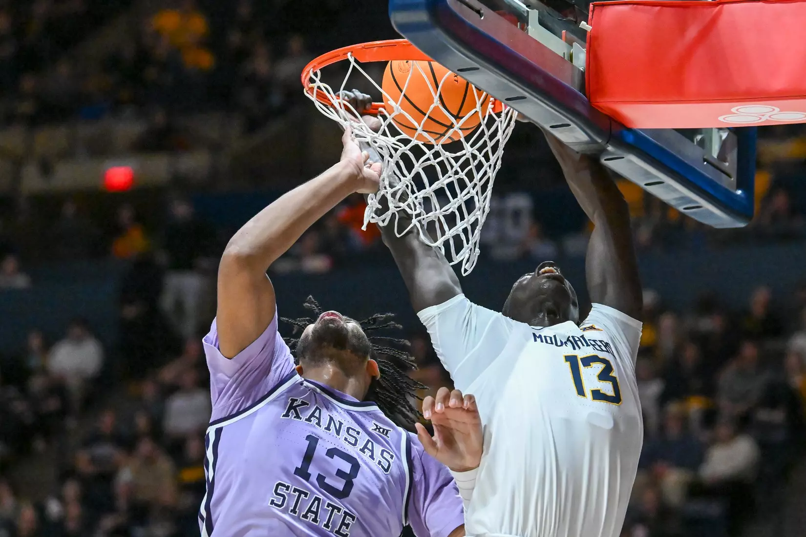 Akok Akok slams for two points.