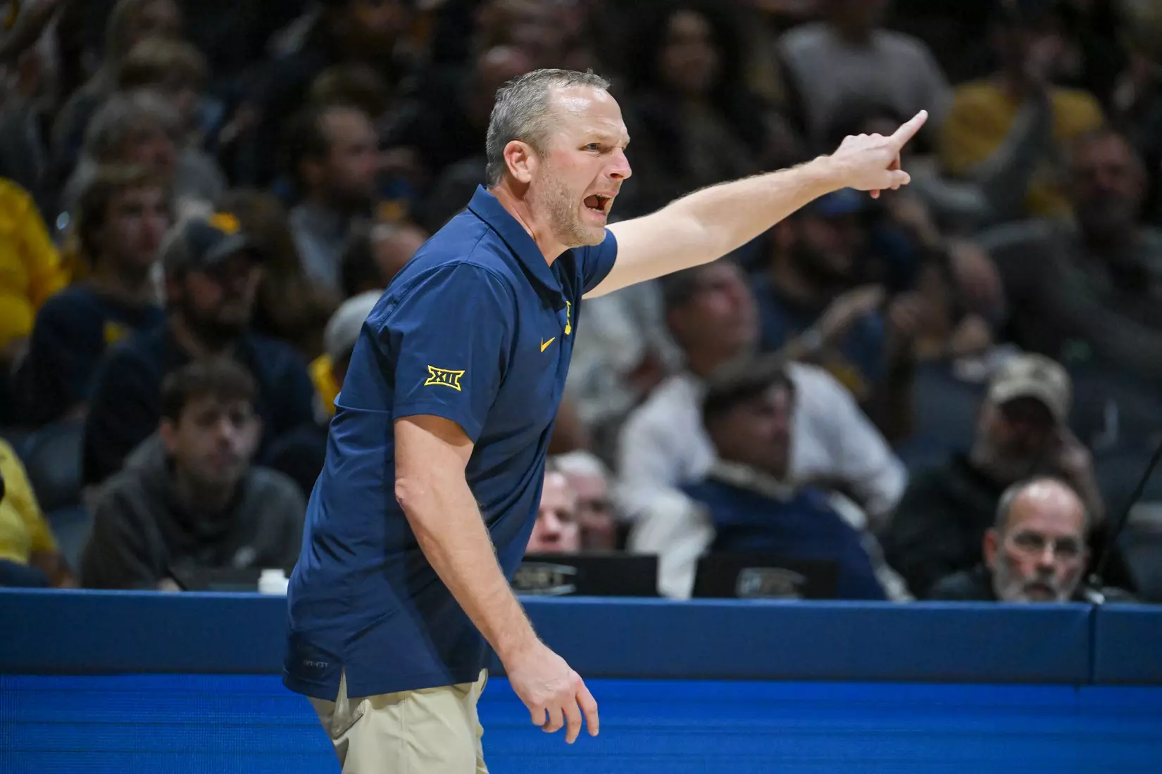 WVU vs Robert Morris basketball game action