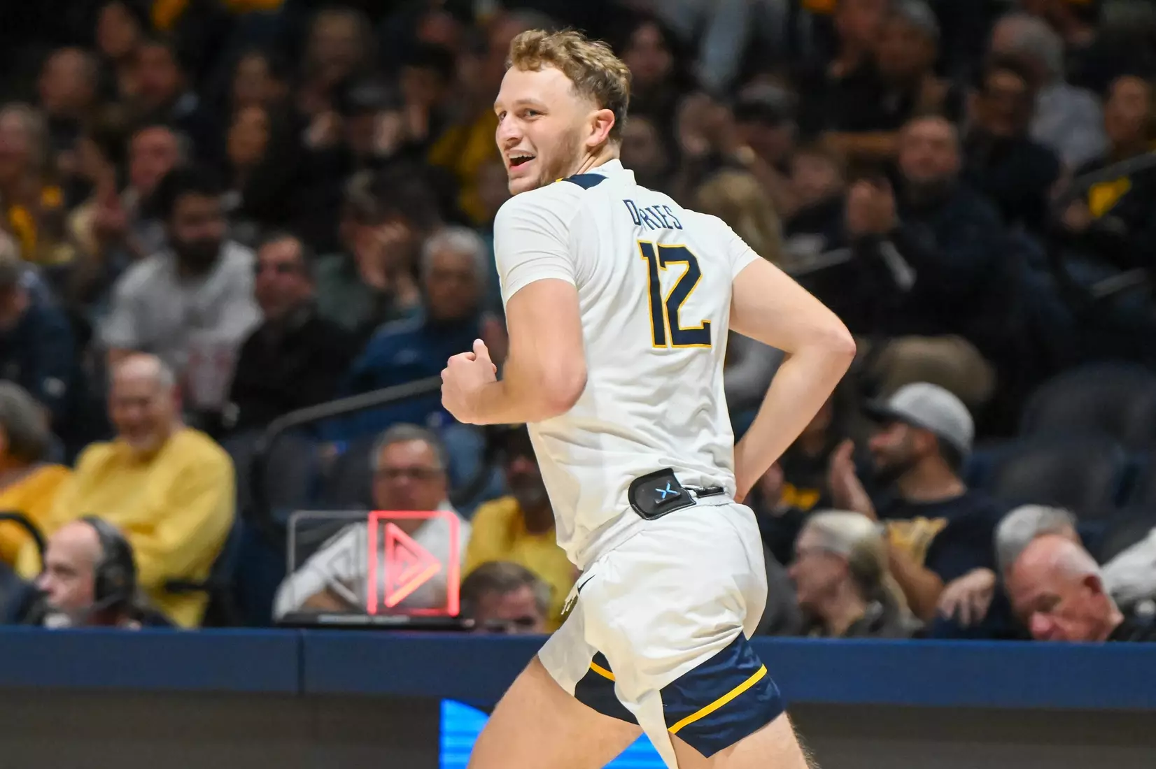 WVU vs Robert Morris basketball game action