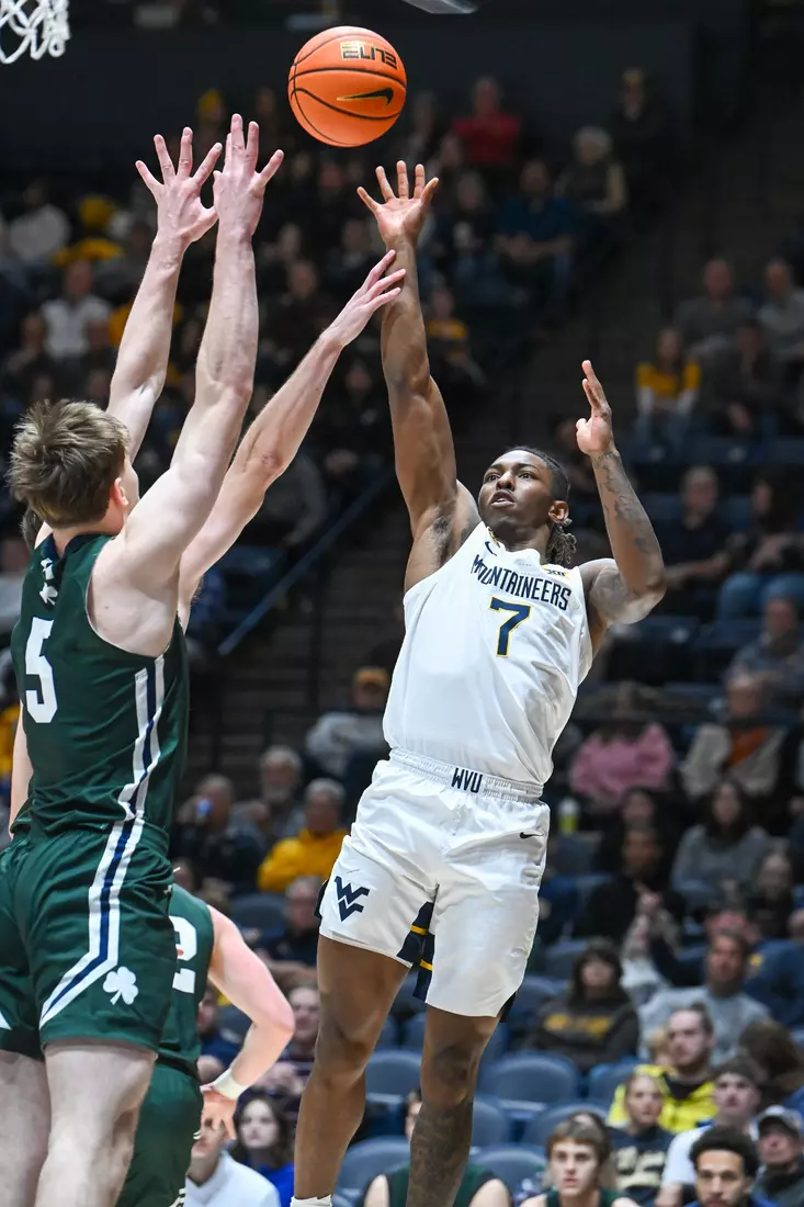 WVU vs Mercyhurst game action