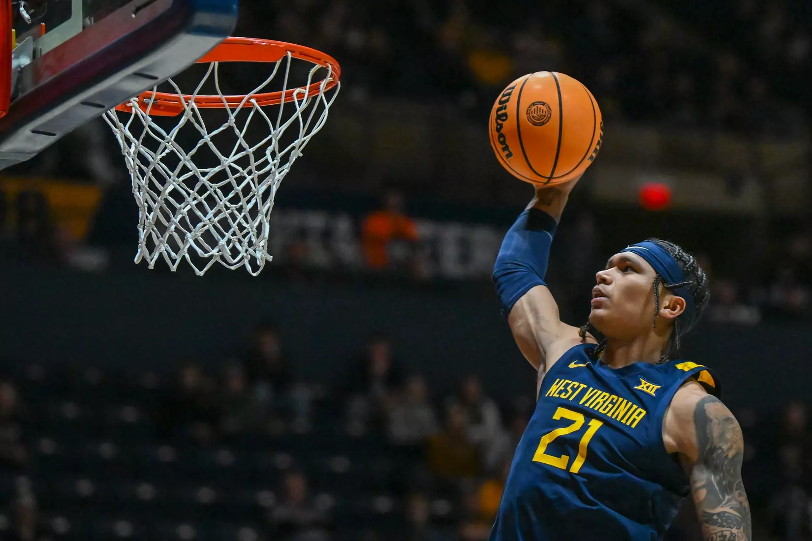 RaeQuan Battle goes in for the slam.