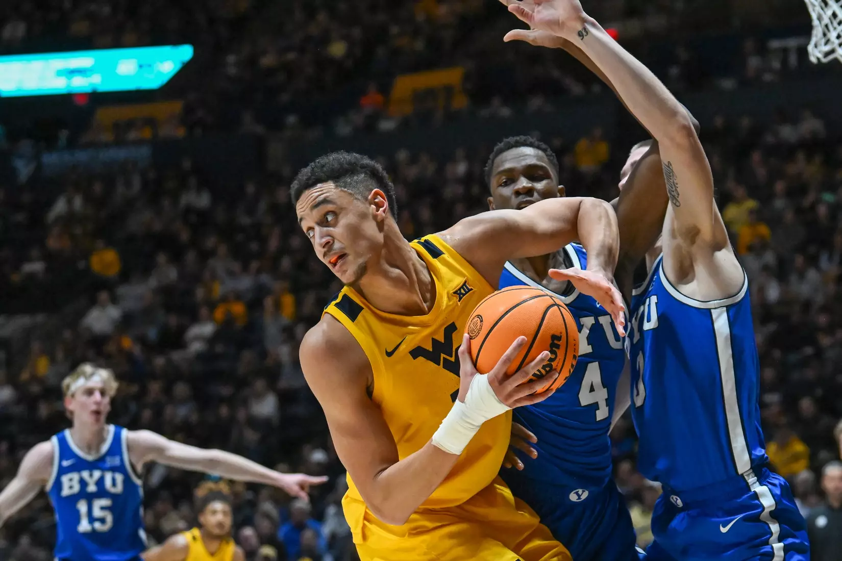 Jesse Edwards works the paint.