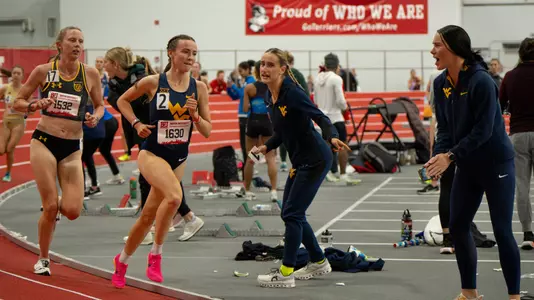 Sarah Tait running at BU David Hemery Invitational