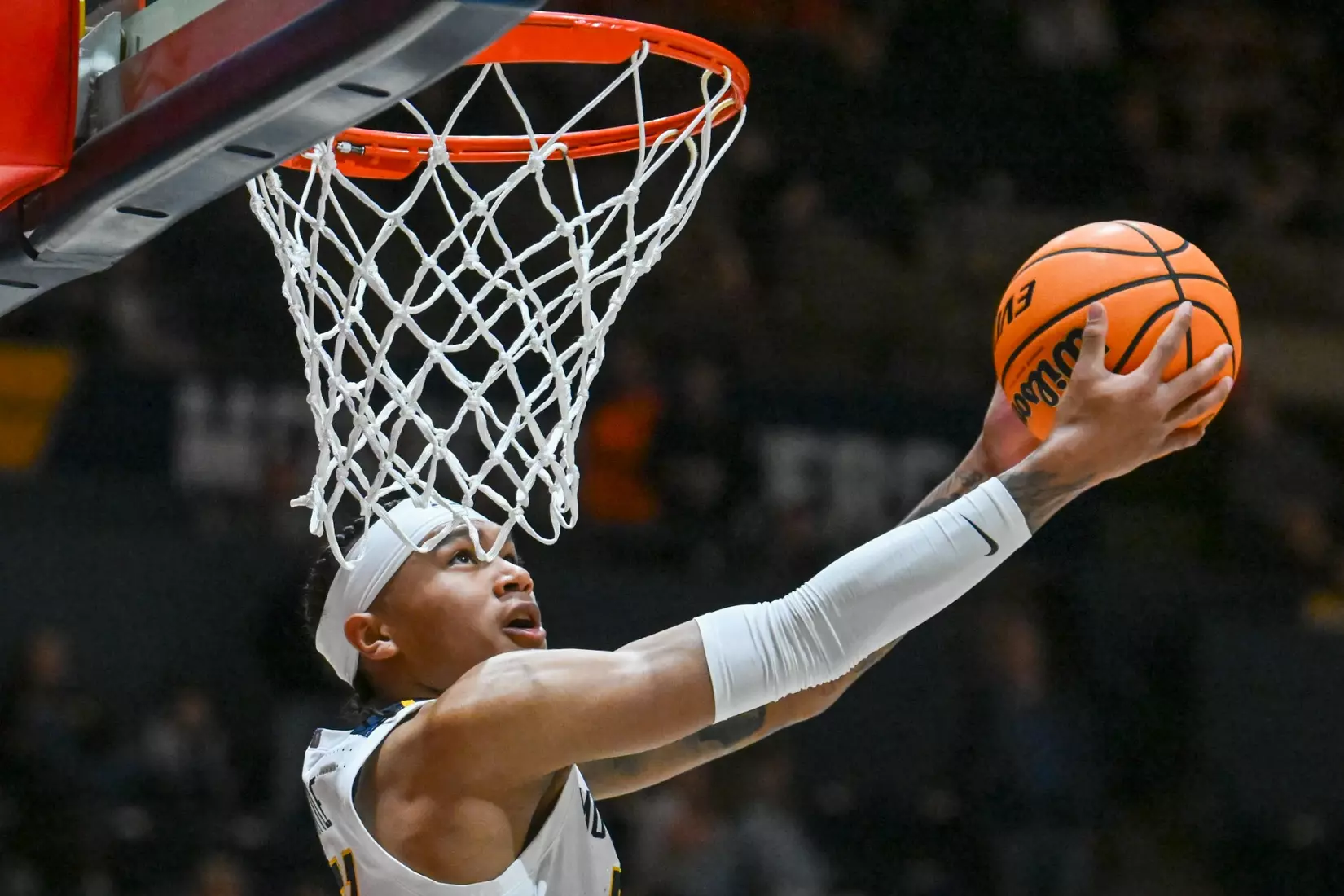 RaeQuan Battle on the reverse slam.