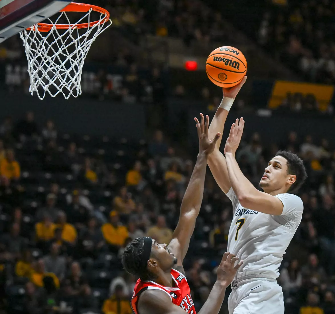 Jesse Edwards shoots.