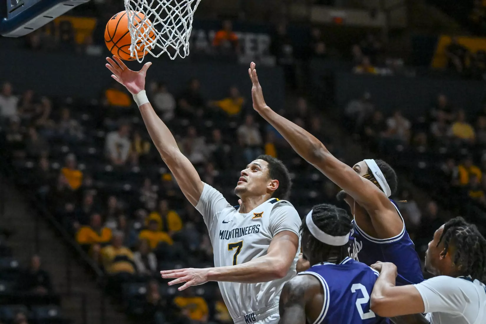 Jesse Edwards for two on a layup.