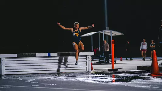 Zara Zervos jumping the steeple