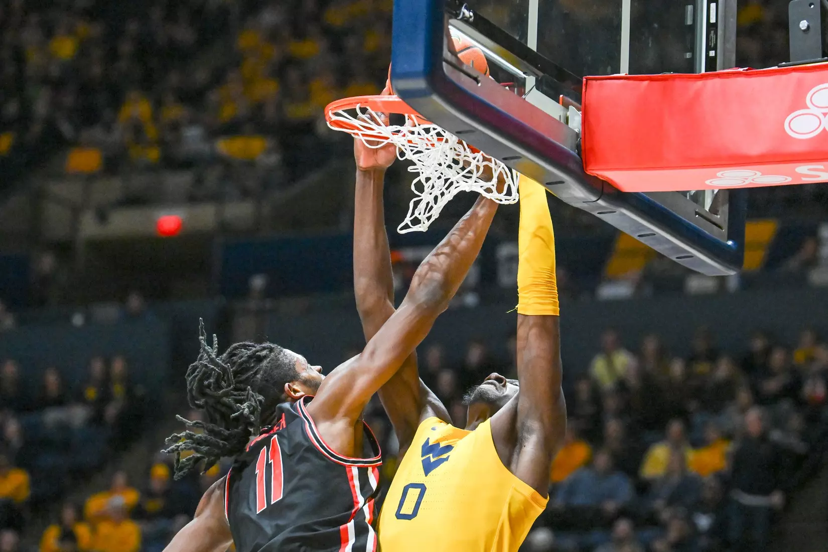 Eduardo Andre dunks for two points.