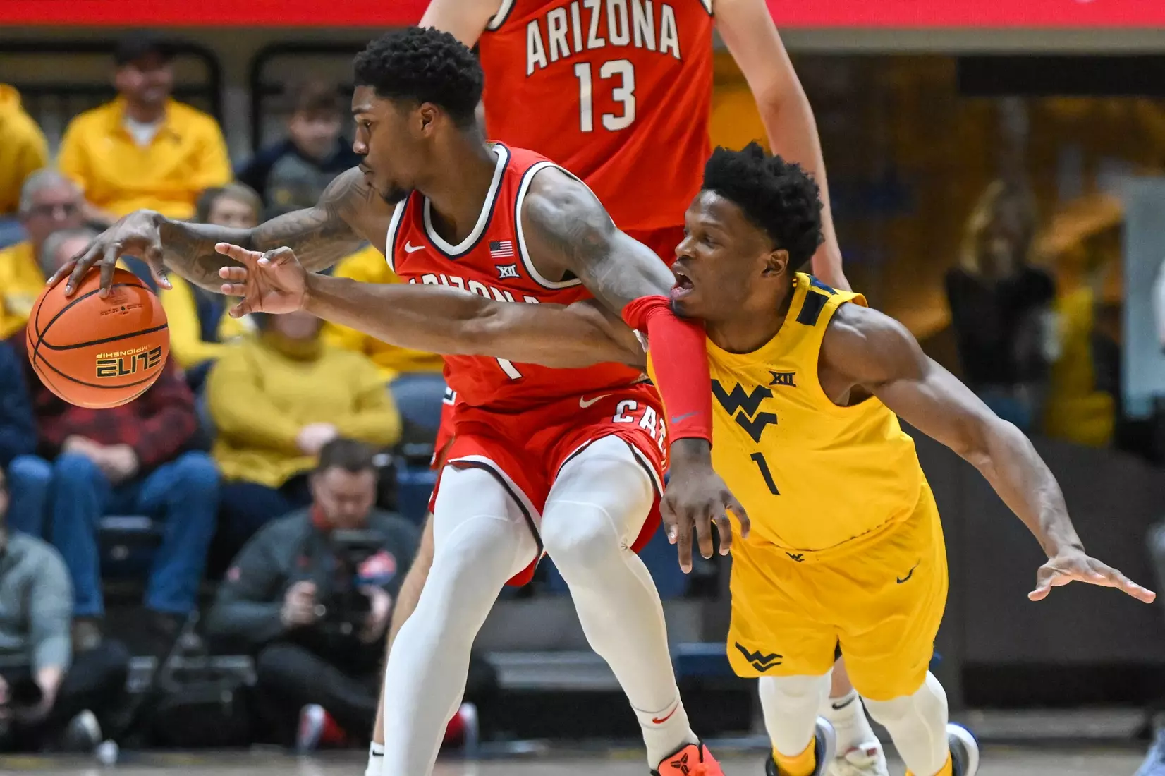 Joseph Yesufu fights for the ball.