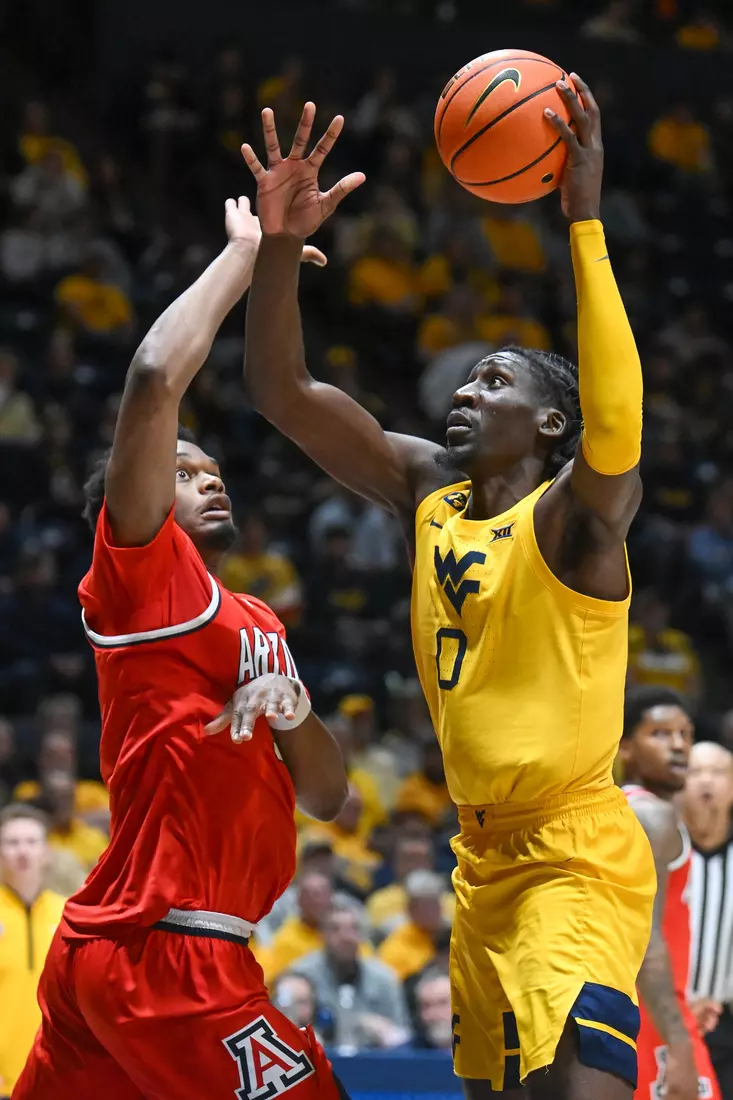 Eduardo Andre scores two points.