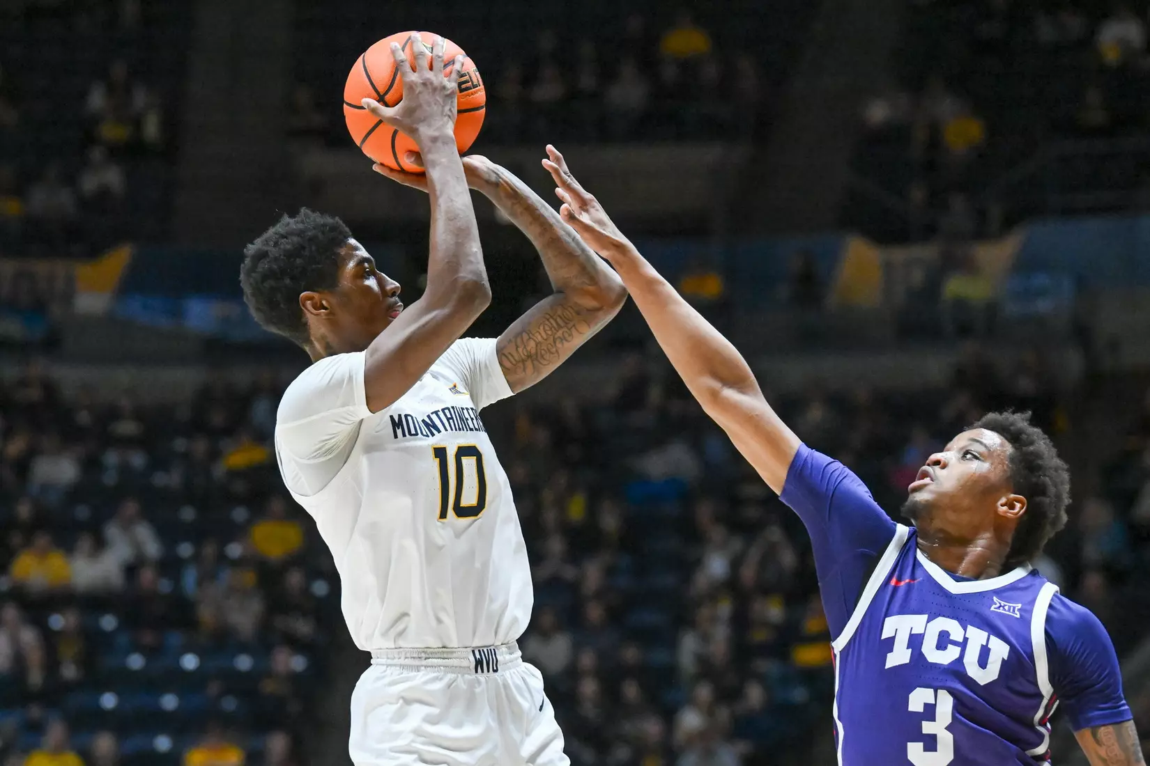 Sencire Harris hits a basket.