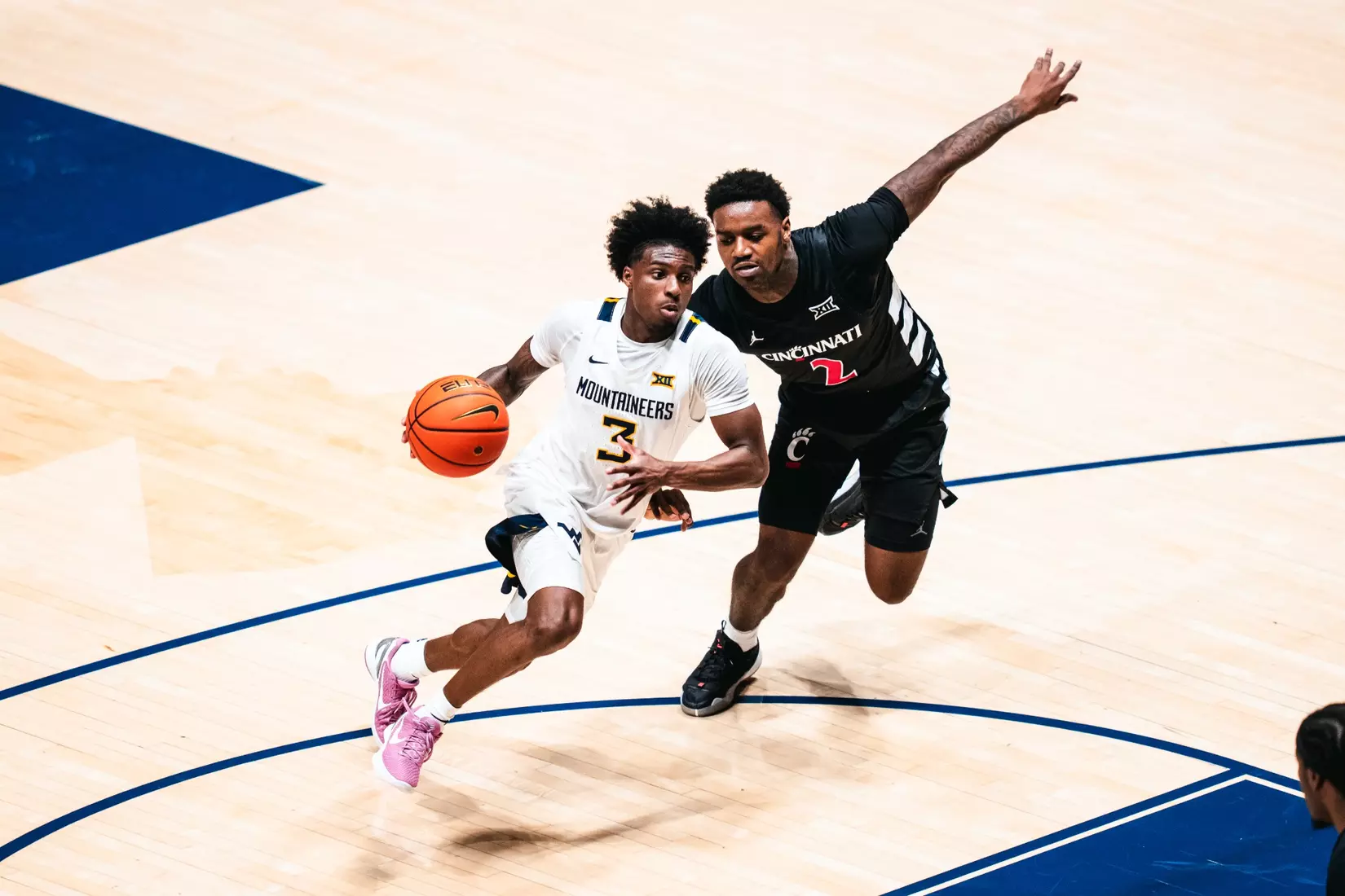 West Virginia battles Cincinnati in its Big 12 Conference home opener at Hope Coliseum on Jan. 6, 2026.