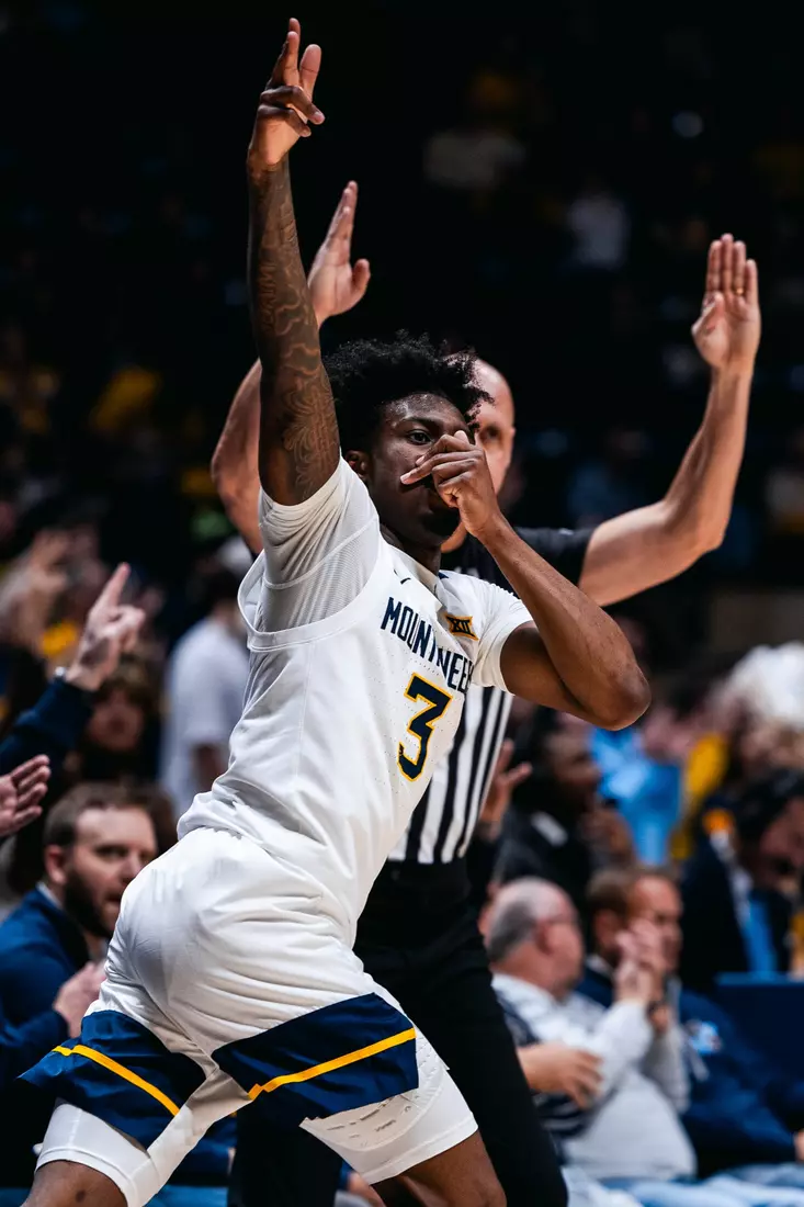 West Virginia battles Cincinnati in its Big 12 Conference home opener at Hope Coliseum on Jan. 6, 2026.