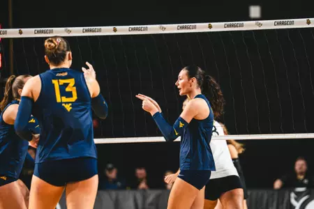 Cami Huff points to teammates during the UCF match on Oct. 18