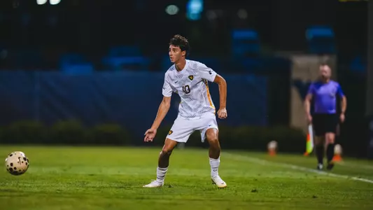 Julen Recalde in action against Pitt