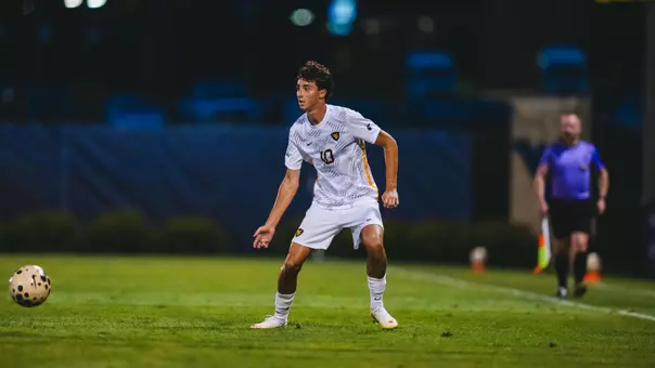 Julen Recalde in action against Pitt