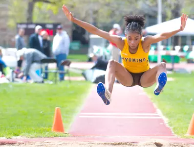 Pokes Complete Solid Day in Fort Collins Image