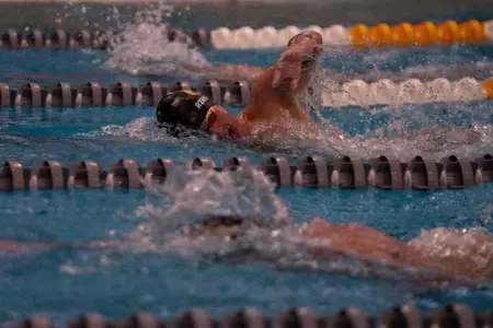 Jakub Rynkiewicz swimming