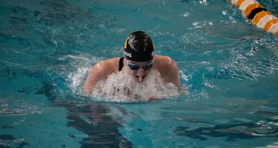 Tessa Bendokas swimming