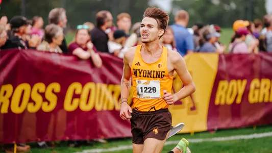 Mathis Chavand running at the Roy Griak Invitational
