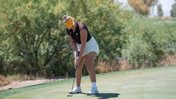 Kiley Resiner Putting at Cowgirl Classic in 2026