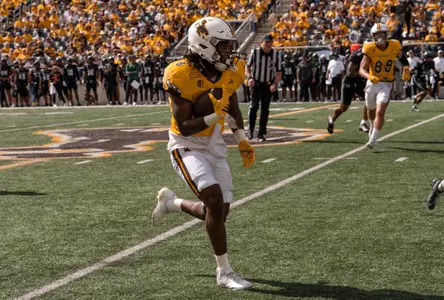 Wyoming vs Hawaii Photos