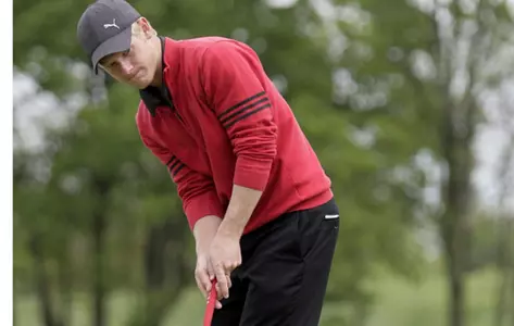 Spencer Sulzener putts