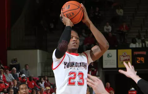 Last-Second Free Throw Lifts Wright State Past Men's Basketball, 63-62 Image