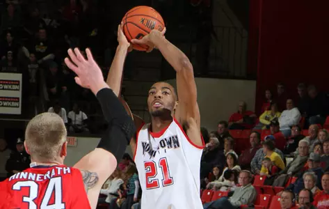 Damian Eargle shoots