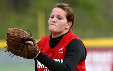 Hana Somogyi in the pitching motion