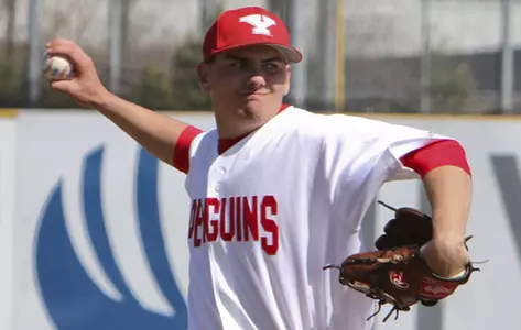 Nic Manuppelli delivers a pitch