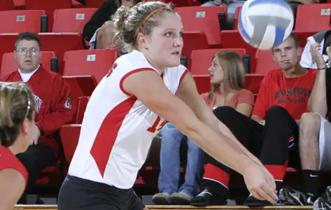 Volleyball Battles in Two Competitive Losses at Syracuse Image