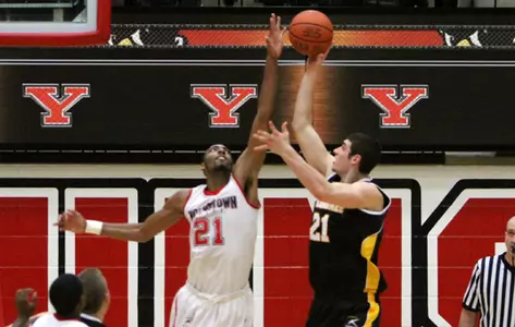 Penguins Pull Out Thrilling 68-66 Victory over League-Leader UWM Image