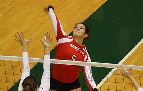 Volleyball's Much-Improved Season Ends with Tournament Loss to Valparaiso Image