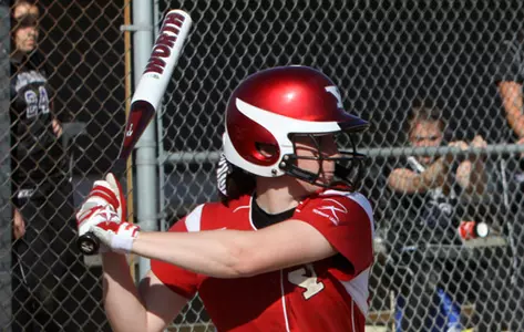 Homers Help Softball Earn Split Against UIC; Thomas Ties Hits Mark Image