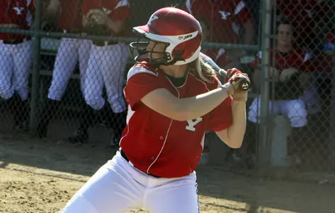 Softball Drops Pair at Loyola on Friday Afternoon Image