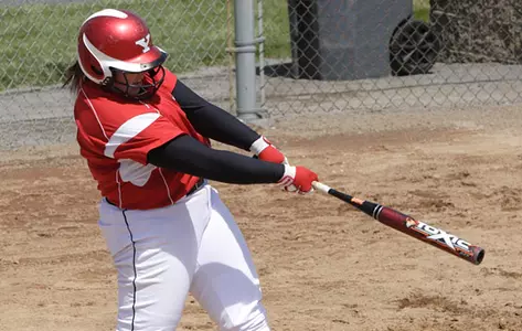 Softball Eliminated After 10-0 Loss to Top-Seeded Valparaiso Image