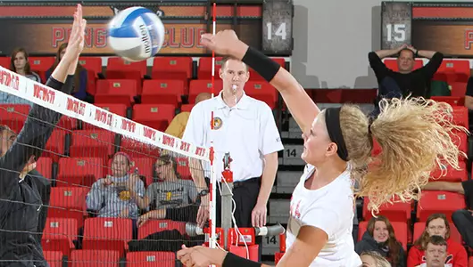 Volleyball Sweeps Wright State, Sets New School Record for HL Wins Image