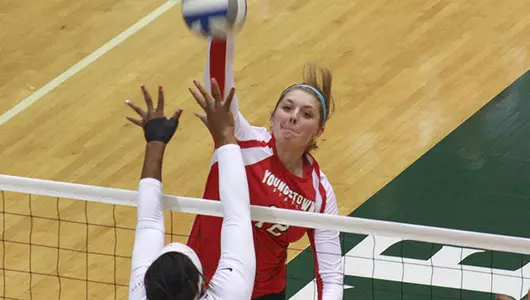 Volleyball Rebounds to Beat Valparaiso in Five Sets Image