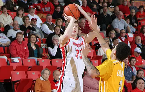 Men's Basketball Seeks Season Sweep of Milwaukee Friday Night Image