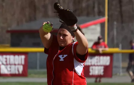 Casey Crozier's Career-High Nine Strikeouts Leads Softball to Split Image