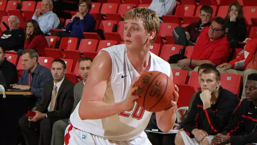 Penguins Pick Up First Win Of Season Beating Oberlin, 71-53 Image