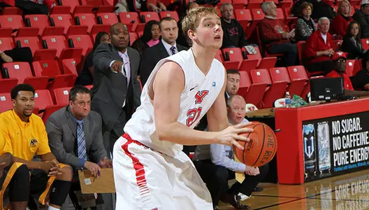 Four Score in Double Figures in Men's Basketball's 71-62 Loss to Eastern Michigan Image